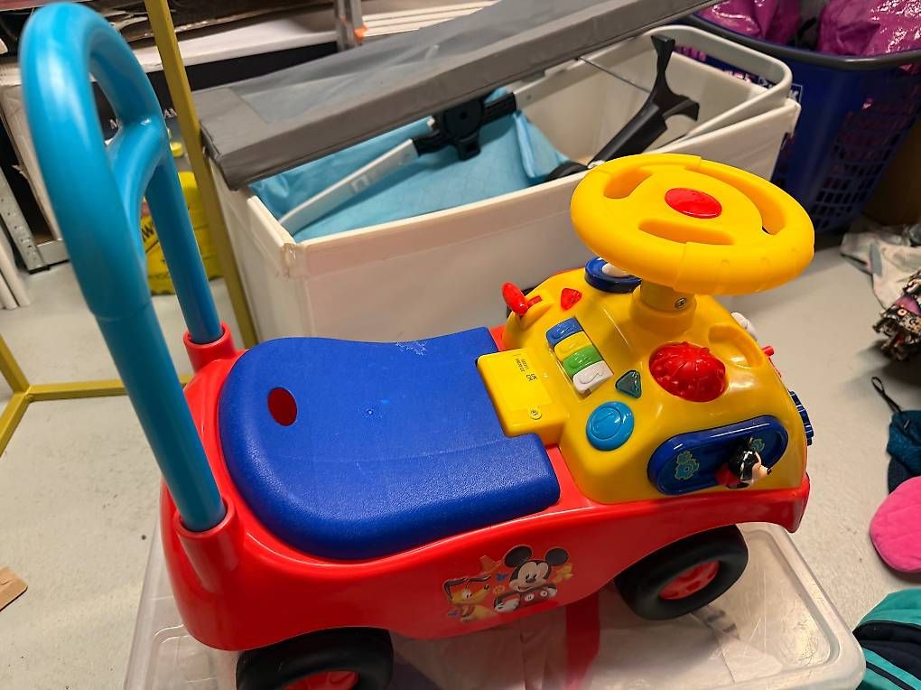 Veicoli per bambini: Baby auto – Usato da Au ZH venduto da Ssamkova 1